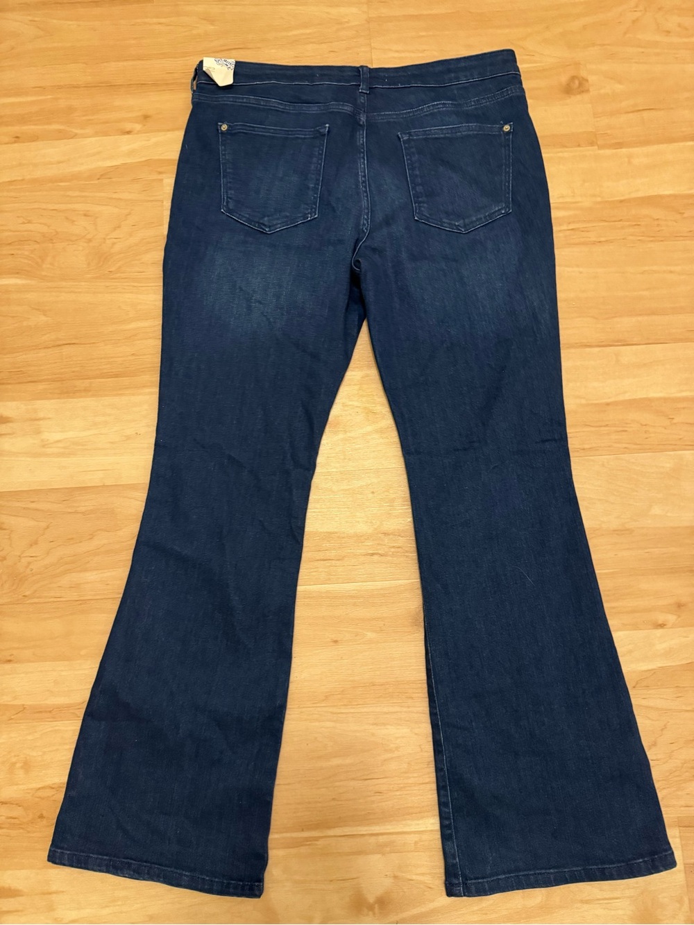 NWT Pilcro High Rise Dark Wash Flare Large Pocket Jeans Size 32 - Picture 2 of 6